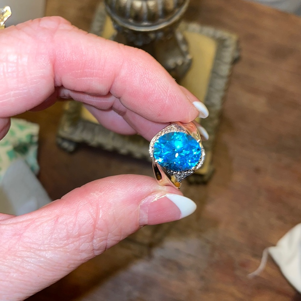 Solid 10K Yellow Gold Blue Topaz & Diamond Ring.